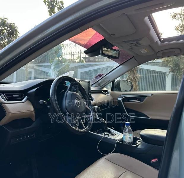 Toyota RAV4 2020 Green