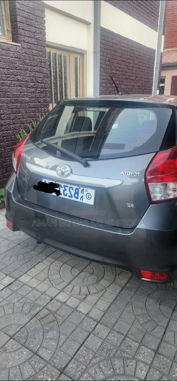 Toyota Yaris 2016 Gray