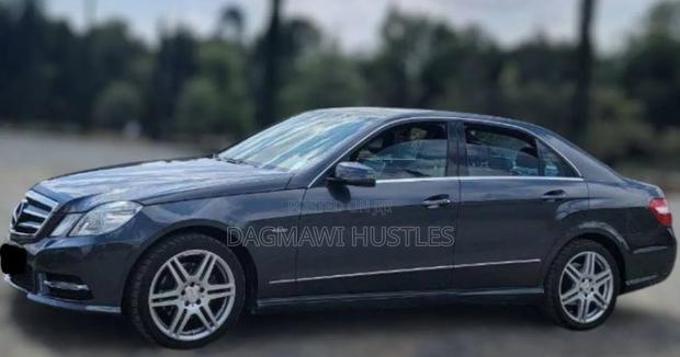 Mercedes-Benz E200 2012 Gray