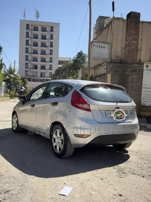 Ford Fiesta SE Hatchback 2012 Silver
