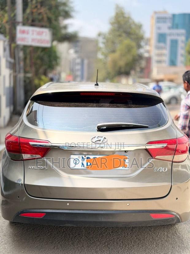 Hyundai i40 2013 Gold
