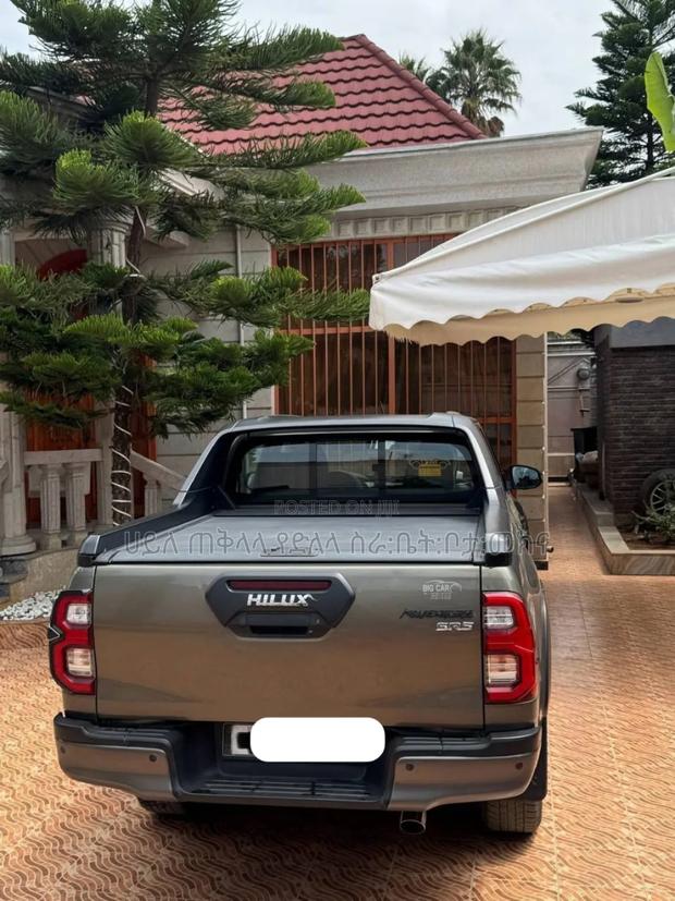 Toyota Hilux 2022 Teal