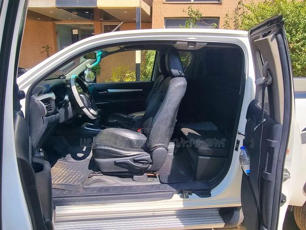 Toyota Hilux 2017 Ivory