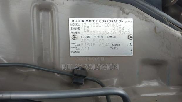 Toyota Land Cruiser 2004 Gold