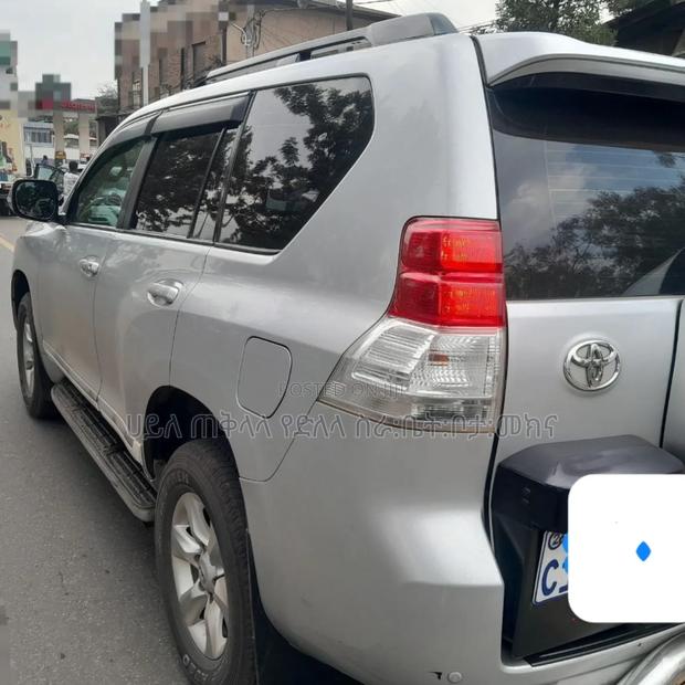 Toyota Land Cruiser Prado 2013 Off white