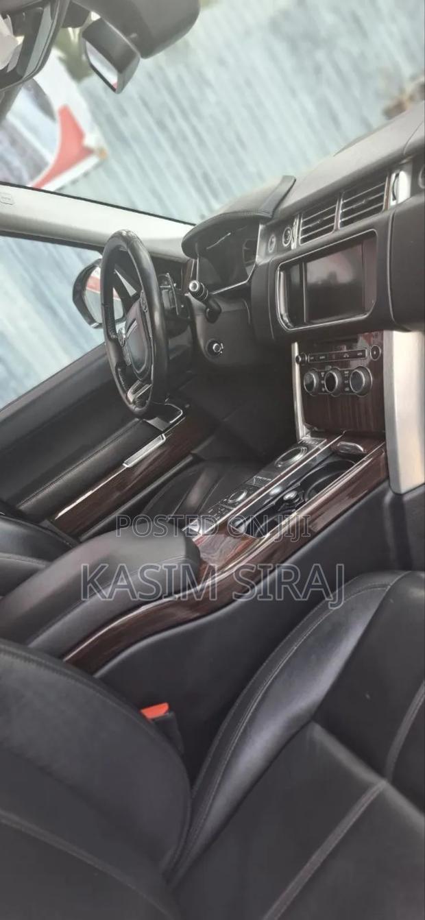 Land Rover Range Rover 3.0L Turbocharged Diesel Td6 2018 White
