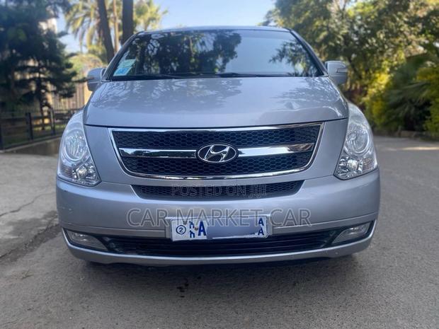 Hyundai Starex 2015 Silver