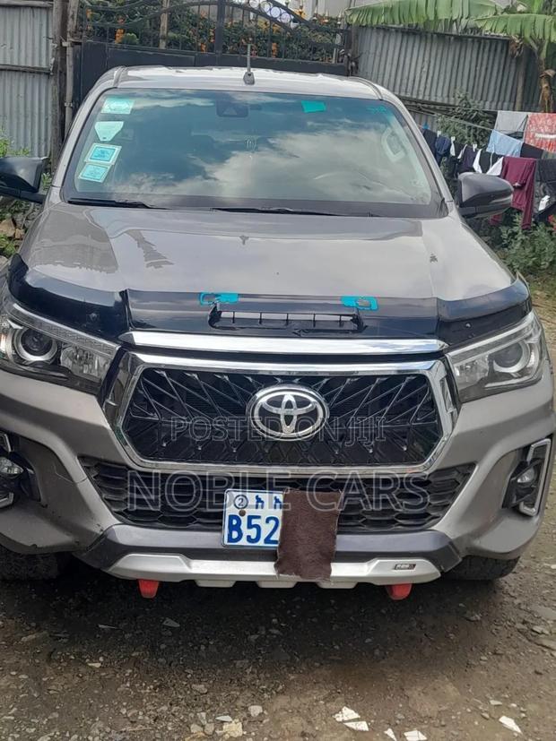 Toyota Hilux 2.8 Diesel 2020 Gold