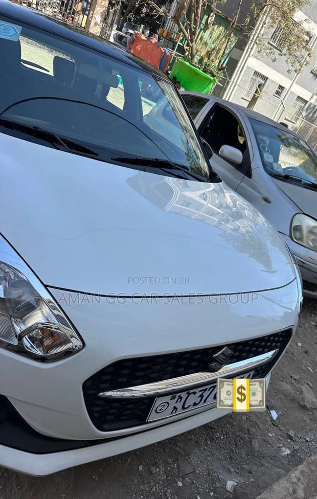 Suzuki Swift 2022 Silver
