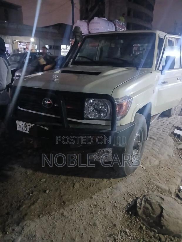 Toyota Land Cruiser 2019 White