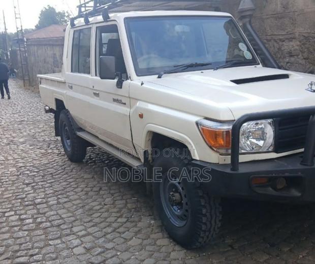Toyota Land Cruiser 2019 White