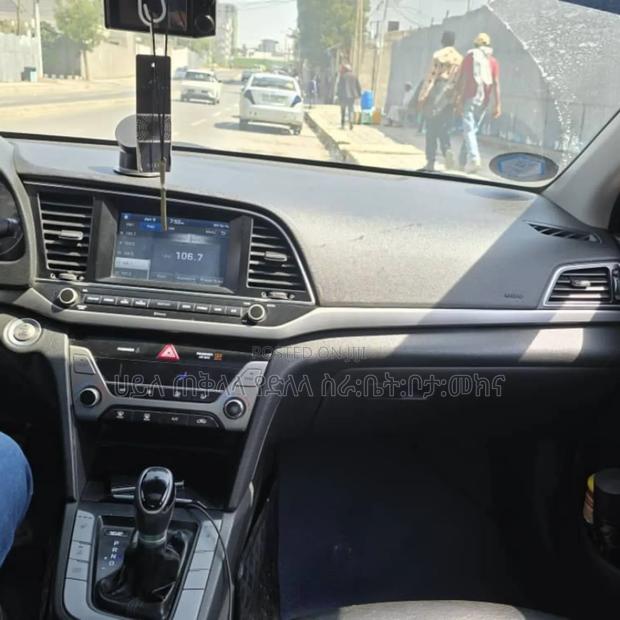 Hyundai Avante 2017 Matt Black