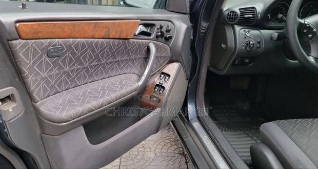 Mercedes-Benz E200 2002 Black