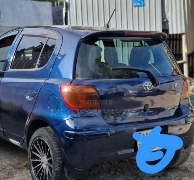 Toyota Vitz 2003 Blue