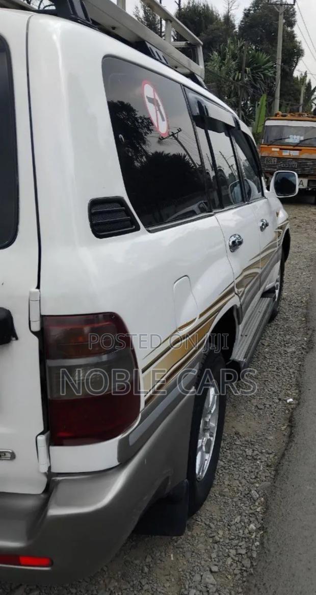 Toyota Land Cruiser 2003 White