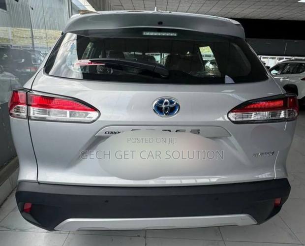 Toyota Corolla Cross Hybrid 2024 Silver