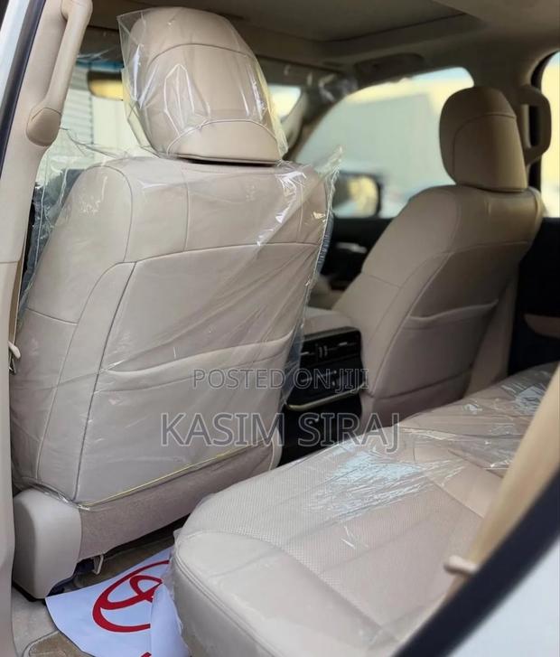 Toyota Land Cruiser 3.5 V6 2022 White