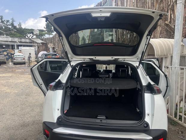 Peugeot 2008 2022 White