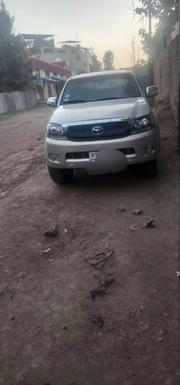 Toyota Hilux 2009 Gold for sale