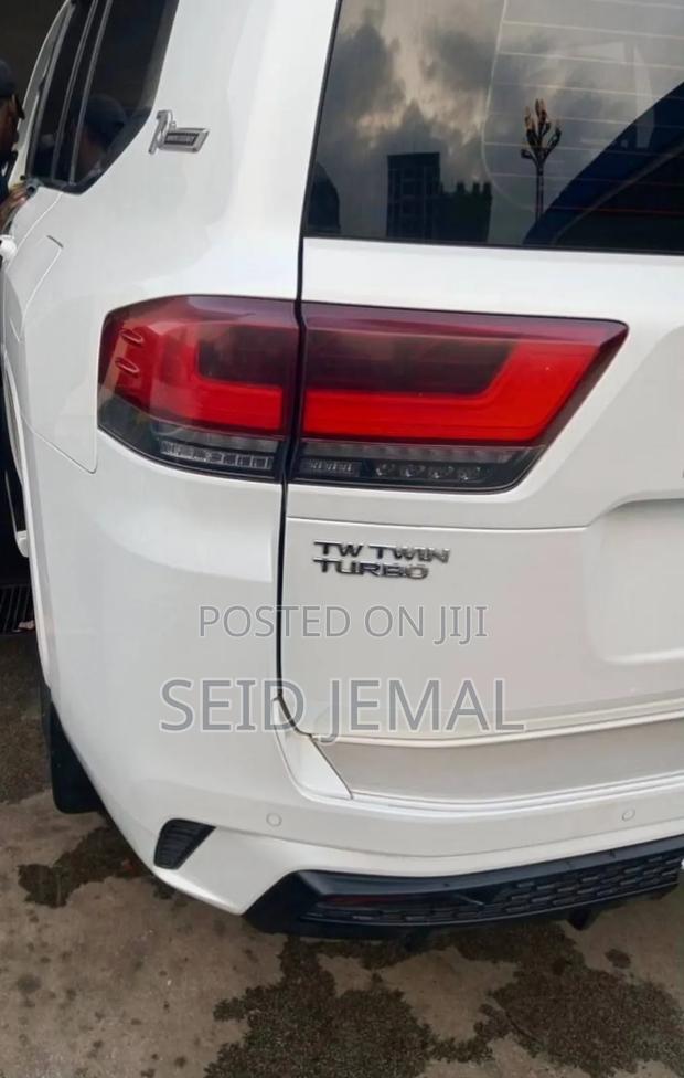 Toyota Land Cruiser 2023 White