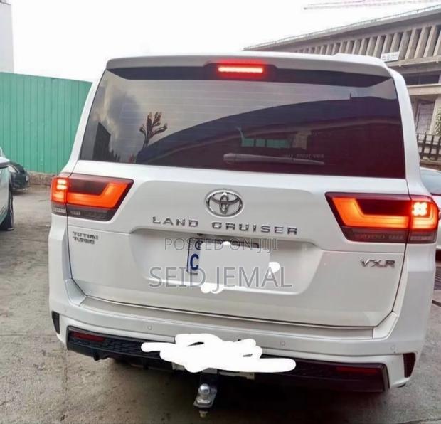 Toyota Land Cruiser 2023 White