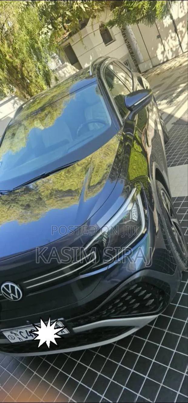 Volkswagen ID.6 2023 Gray
