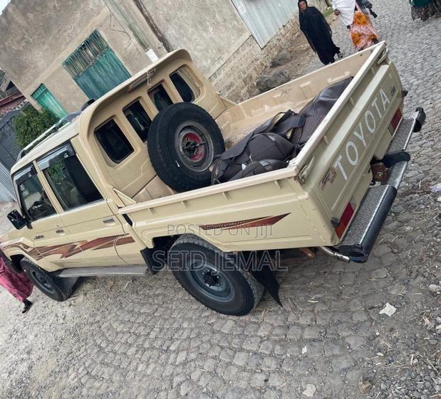 Toyota Land Cruiser 2020 Beige