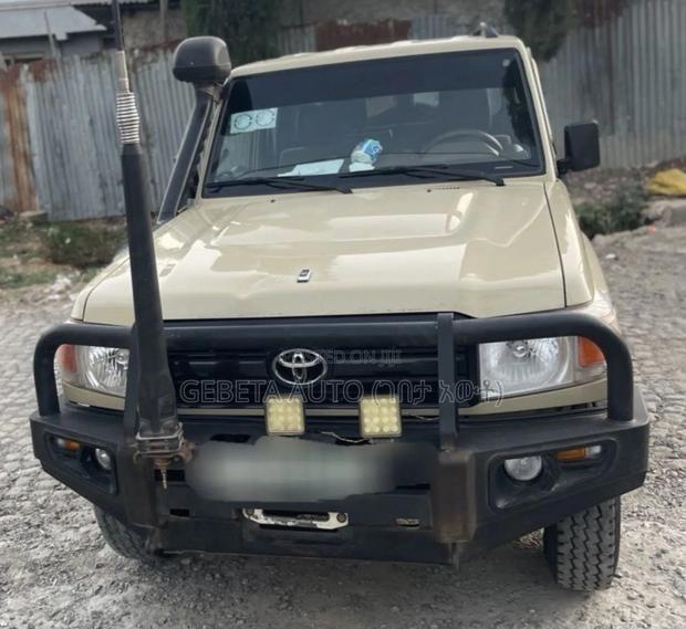 Toyota Land Cruiser 2020 Beige