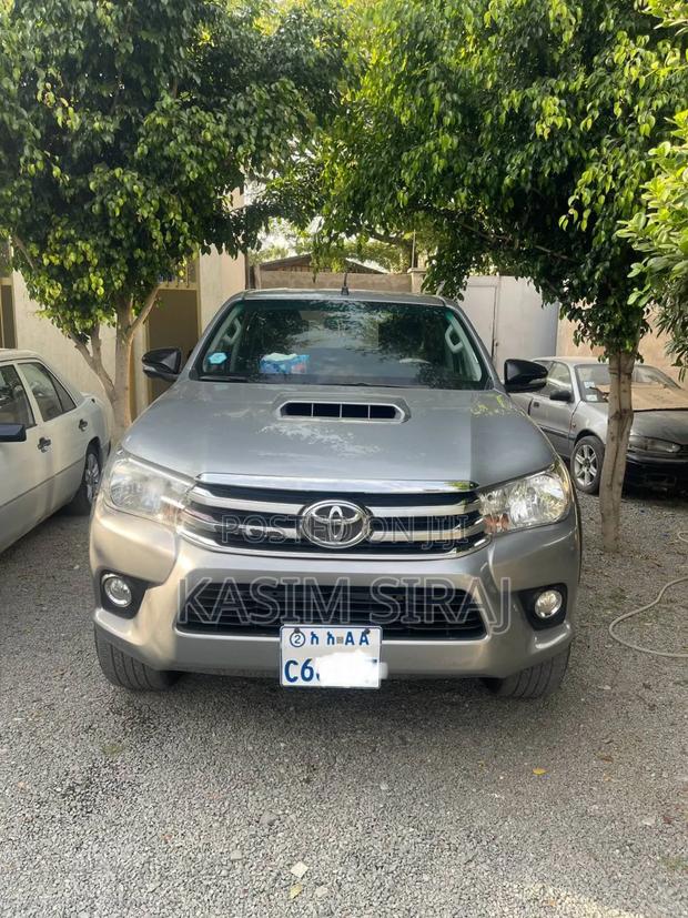 Toyota Hilux Revo Double Cab Deisel 2.4 RWD 2017 Silver