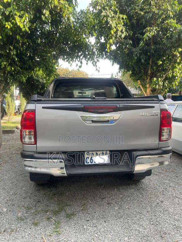 Toyota Hilux Revo Double Cab Deisel 2.4 RWD 2017 Silver