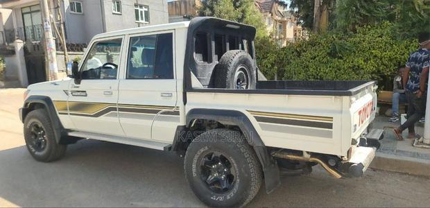 Toyota Land Cruiser 4.5 V8 TD 2017 White