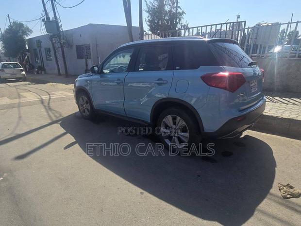 Suzuki Vitara 2021 Blue