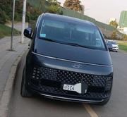Hyundai Staria 2022 Gray for sale