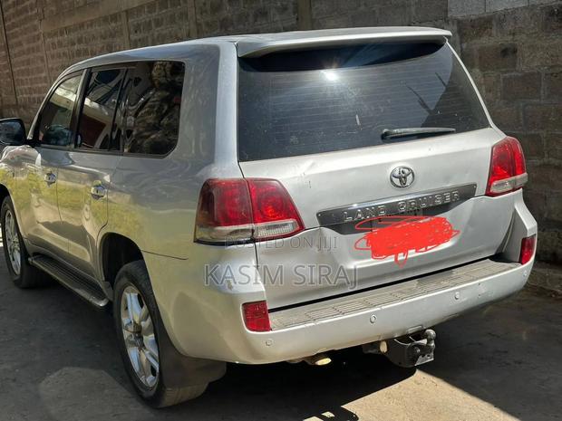Toyota Land Cruiser 4.5 V8 DLX 2012 Silver