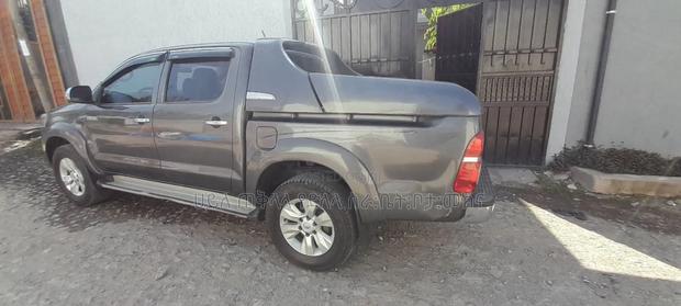 Toyota Hilux 2013 Teal