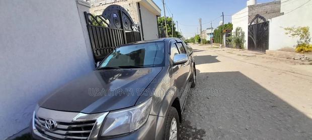 Toyota Hilux 2013 Teal