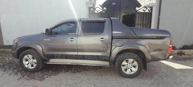 Toyota Hilux 2013 Teal