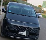 Hyundai Staria 2022 Gray for sale