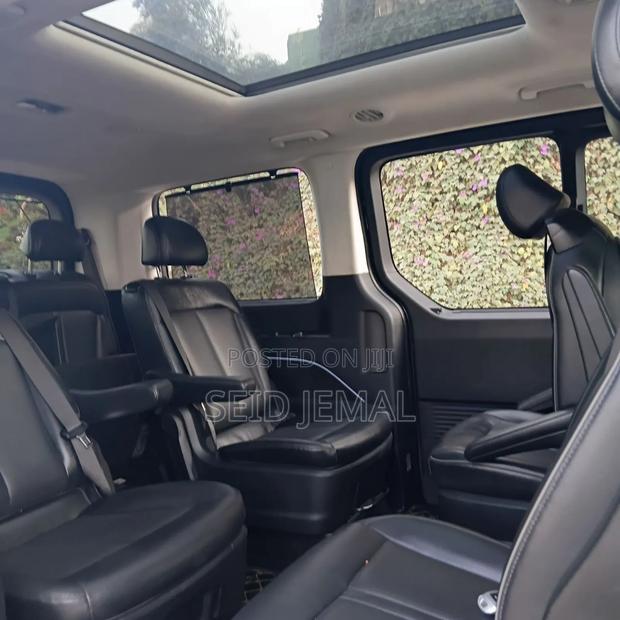 Hyundai Staria 2022 Gray