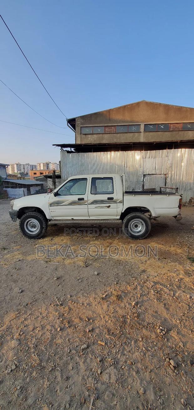 Toyota Hilux 1996 White