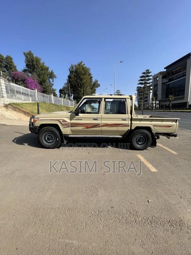 Toyota Land Cruiser 4.5 V8 TD 2020 Blue