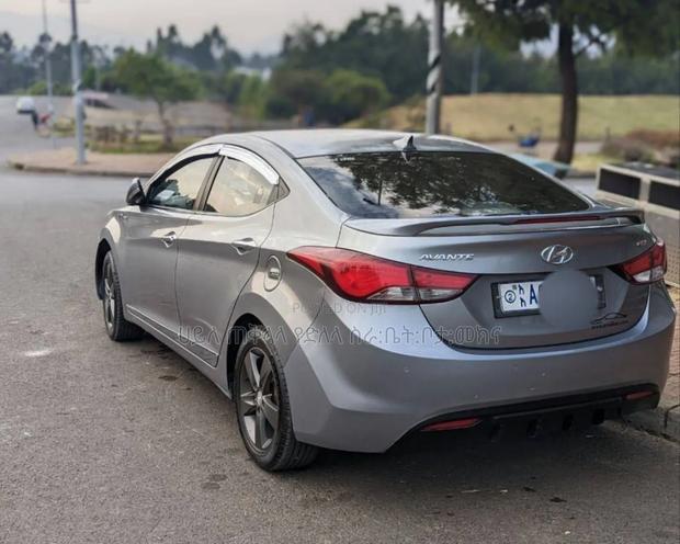 Hyundai Avante 2014 Teal