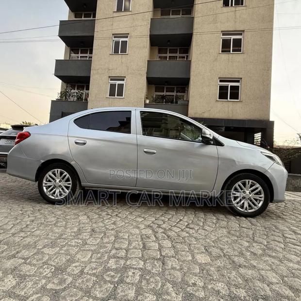 Mitsubishi Attrage 2021 Gray