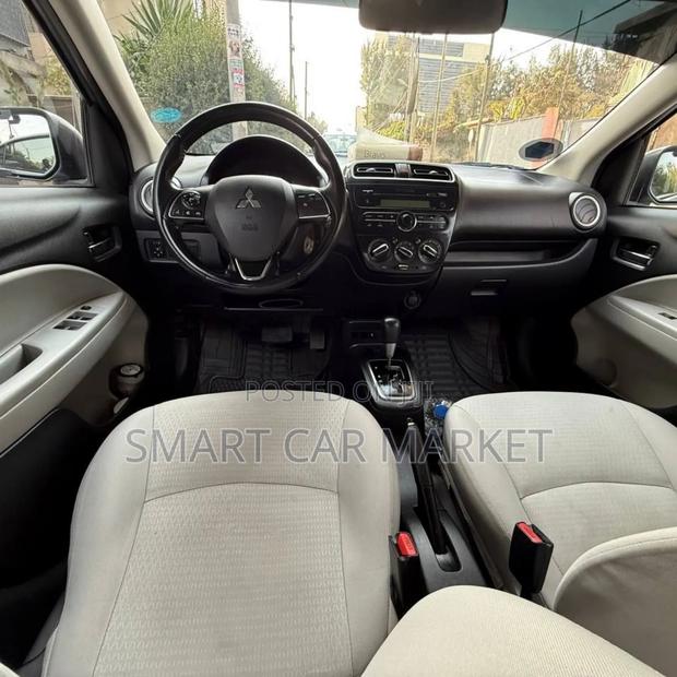 Mitsubishi Attrage 2021 Gray