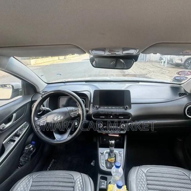 Hyundai Kona 2021 White