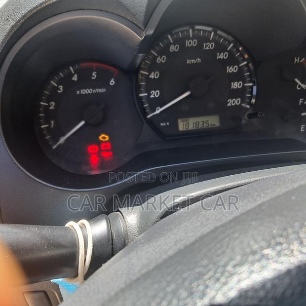 Toyota Hilux 3.0 D-4D 4x4 2013 Silver
