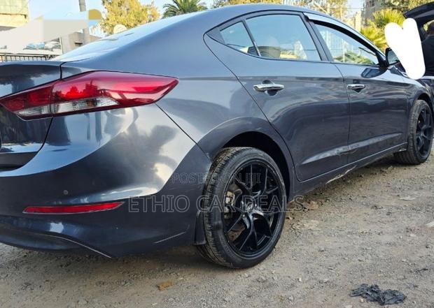 Hyundai Elantra 2016 Blue