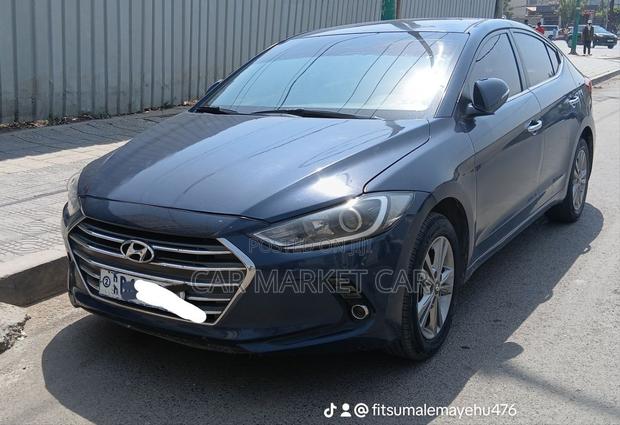 Hyundai Avante 2017 Blue