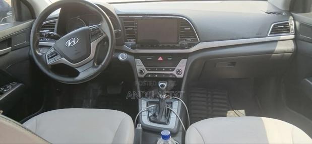 Hyundai Avante 2017 Blue