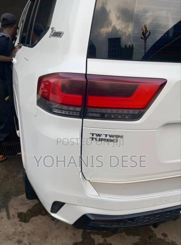 Toyota Land Cruiser 2023 Off white
